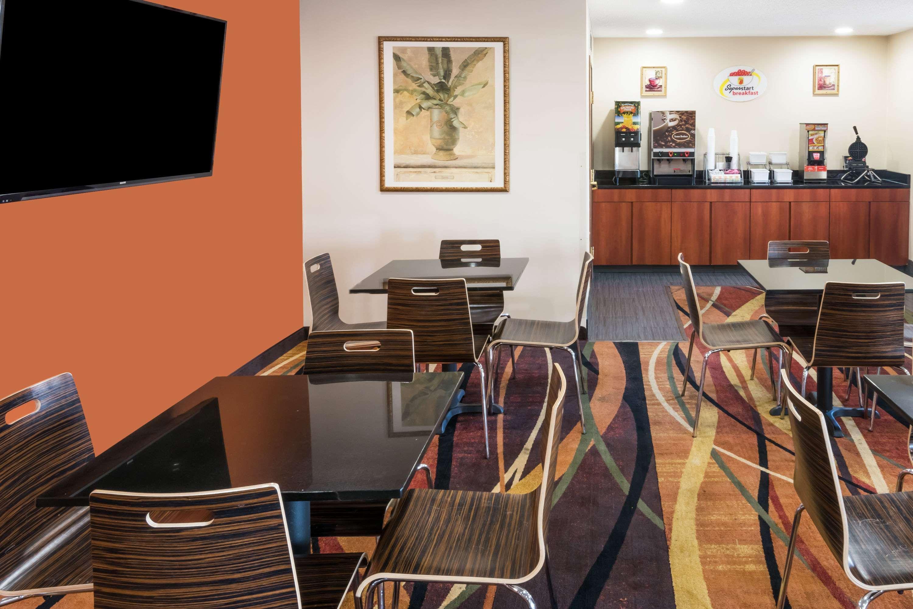 מלון Super 8 By Wyndham Columbus West מראה חיצוני תמונה